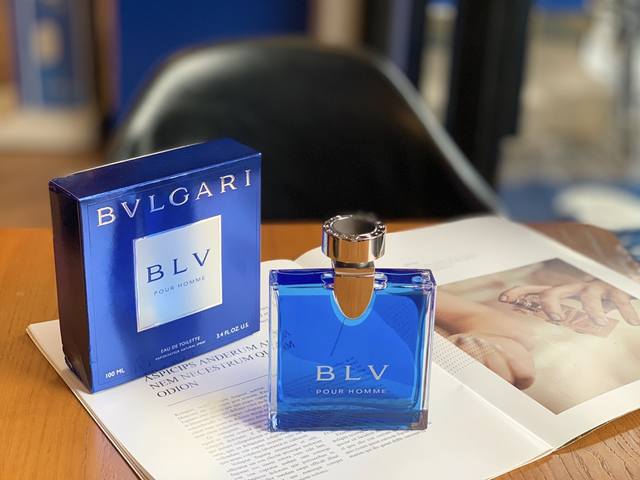 专柜品质 越南香水 专柜Bvlgari 宝格丽Pour Homme 蓝宝石蓝茶宝蓝男士香水 Ml， 香 调 木质辛香调 前 调 豆蔻、檀木 中 调 杜松子、生姜