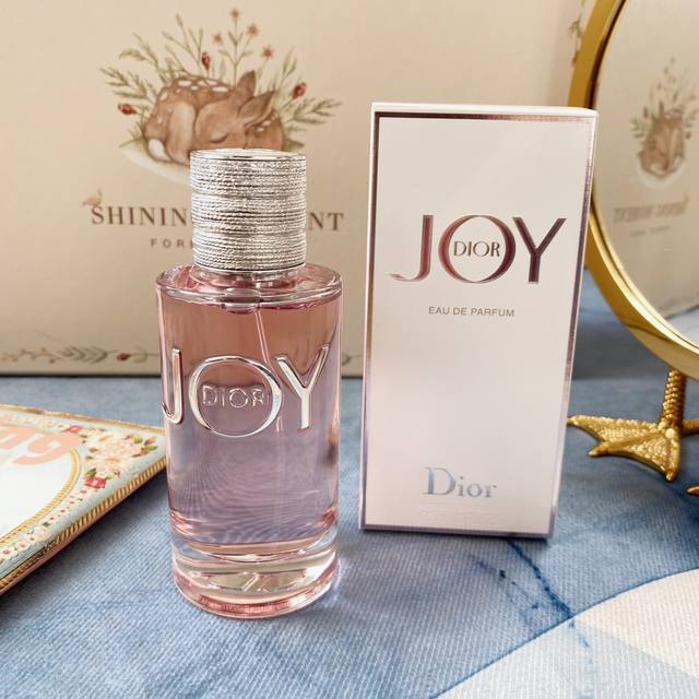 专柜品质 Dior迪奥悦之欢Joy香水新款Edp浓香90Ml 持久留香花果香调！香调：木质花香调 前调：香柠檬 橘子 中调：玫瑰 茉莉 后调：檀香木 雪松 麝香