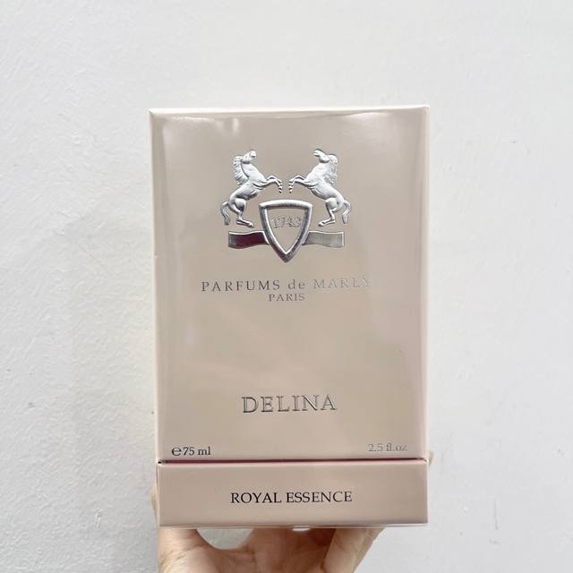 专柜品质 玛丽之香德利娜香水75Ml陶瓷瓶Marly Delina玛丽之香德丽娜玫瑰浓香水陶瓷瓶 Ed Ml 前调:大黄荔枝 中调:土耳其玫瑰香草 尾调:麝香