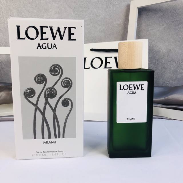 专柜品质 Loewe 新香超好闻的橙花香Agua Miami 罗意威新的彩虹系列香氛 延续了之前001的几何方形瓶身 彩虹颜色更吸引我 罗意威之水盛夏风情淡香水