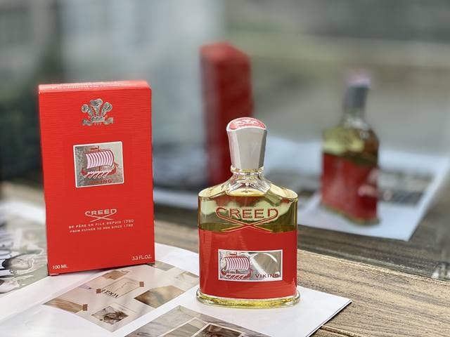 专柜品质 Creed 维京之海 维京海盗红色香水男士香水100Ml 前调：粉红胡椒香柠檬柠檬 中调:粉红胡椒玫瑰薄荷 后调：檀香木香根草广藿香薰衣草 ①这款香的