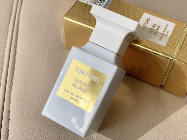 专柜品质 50Ml。阳光琥珀香调表： 前调：香柠檬,小豆蔻,粉红胡椒,开心果 中调：茉莉,晚香玉,依兰 后调：琥珀,零陵香豆,安息香脂,椰子 ---------