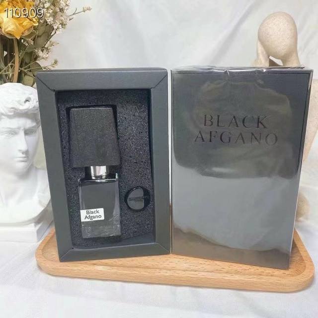 专柜品质 纳斯马图Nasomatto Black Afgano香水30Ml！味道：黑色烟草中性，苦艾中性。