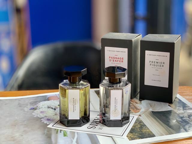 专柜品质 阿蒂仙香水 阿蒂仙冥府之路 Ml 单听名字，有种阴森神秘感。盲撸的一瓶，其实和名字压根联系不上，非常柔和、踏实。 前调有股百合味带微酸， 中调略带皂香