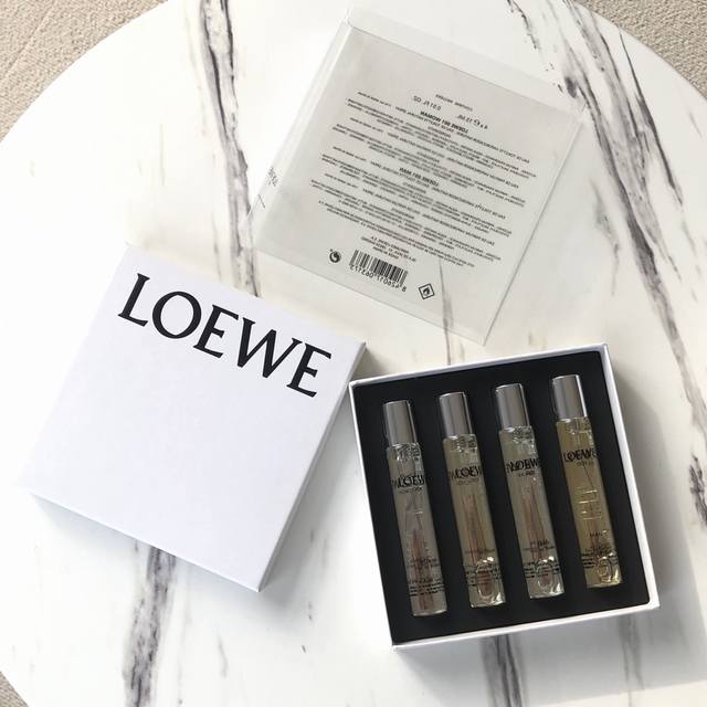 专柜品质 Loewe 罗意威 001事后清晨香水小样四件套礼盒套装 四个味道可选 讲真，我真想统统收入囊中 实在太太太可了 1、事后清晨Edt女士淡香 2、事后