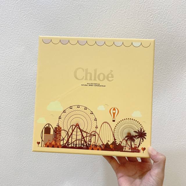 专柜品质 蔻依中样香水4件套黄盒4*30Ml 套盒包含Chloe黄色小猪包、粉色小猪包、丝带香水、爱情故事4款都和超级好闻 都是女神香级别 ！！我感觉就算你不用