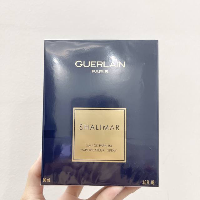 专柜品质 娇兰 1夜女士香水90Ml起源于一位帝王和印度公主间热烈的爱情故事，象征着永恒的爱的承诺，直到永远。它象征着渴望。性感不羁，体现出肌肤之亲的性感和一丝