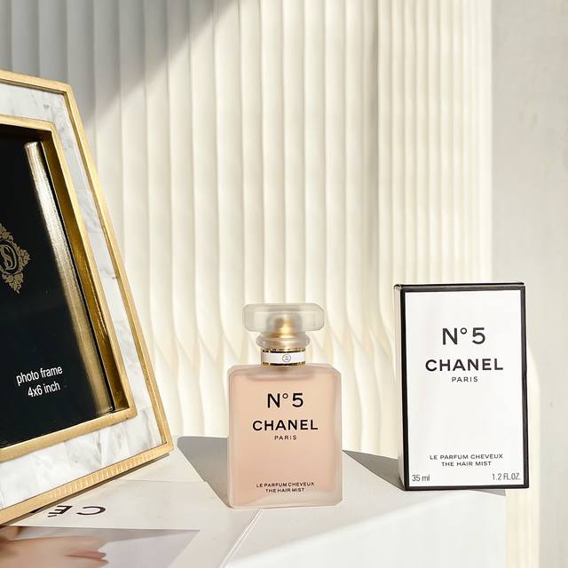 专柜品质 Chanel N°5 Hair Mist髮香噴霧 Chanel N°5 Hair Mist髮香噴霧 35Ml Chanel N5 推出既髮香噴霧，延續