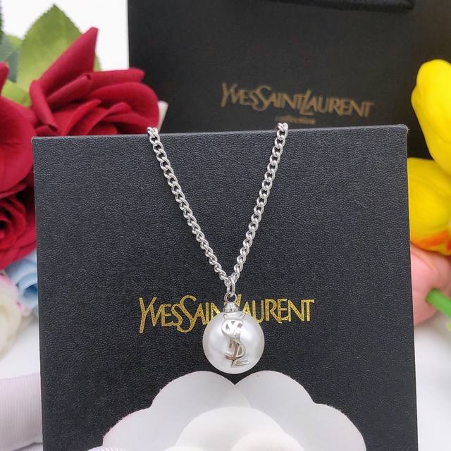 编号Ysl0007 圣罗兰最新款珍珠项链 一致Zp黄铜材质