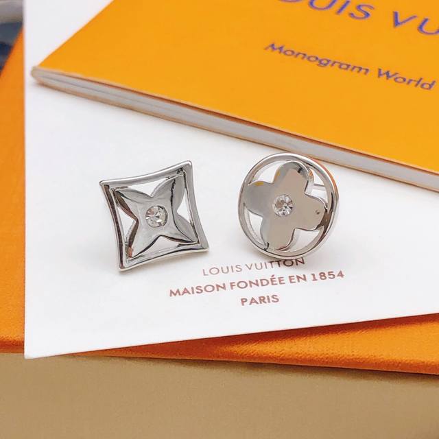 编号Led0147 Lv*最新款银色圆形光面耳钉 一致Zp黄铜材质