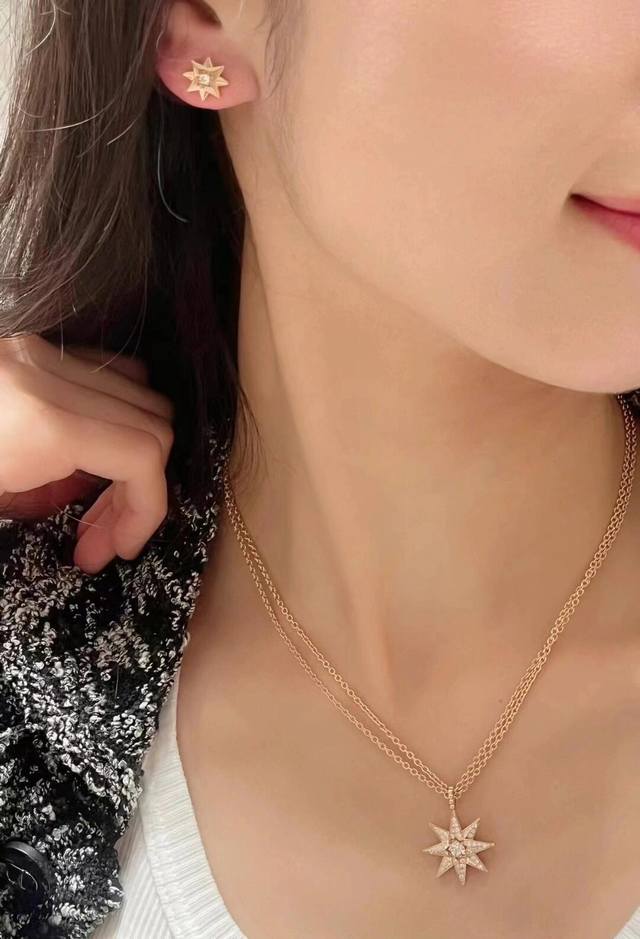 我们出品 林允同款，八芒星耳钉，可订做真金真钻，只做对版Z批真金货，批K市面各种金货量大咨询客Fu éToile Des Vents 重新诠释经典罗盘玫瑰图案，