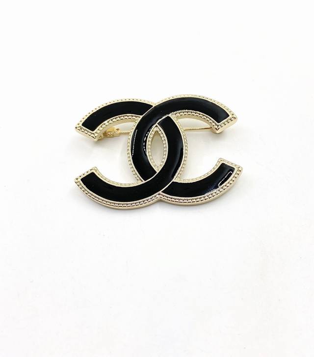 Chanel 最新款黑色大Cc胸针 一致Z批黄铜材质