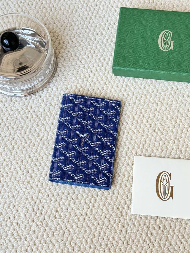 Goyard戈雅护照夹 Goyardine Canvas & Vauzelles Calfskin编号：804十一个颜色 国门开放 出国旅游出行首选 多色可选