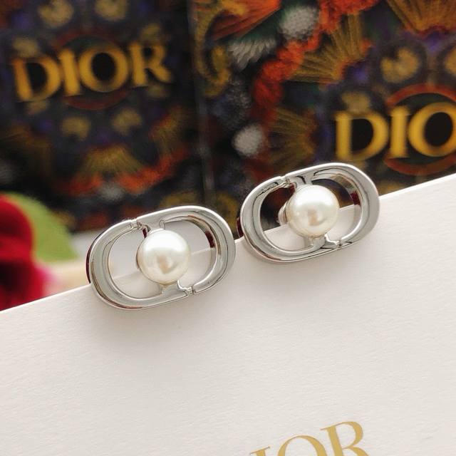 编号Ded0600 Dio*最新款迷你耳钉 一致Zp黄铜材质
