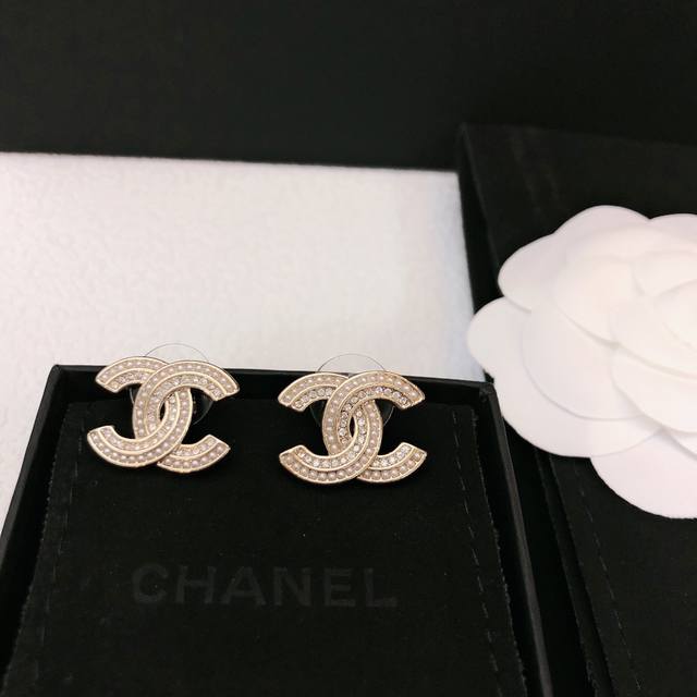 Chanel香奈儿 耳钉 小香耳钉热销款 市面最高版本！专柜1:1款式开模 专柜原版！香奈儿耳钉女神必备 超级显脸瘦