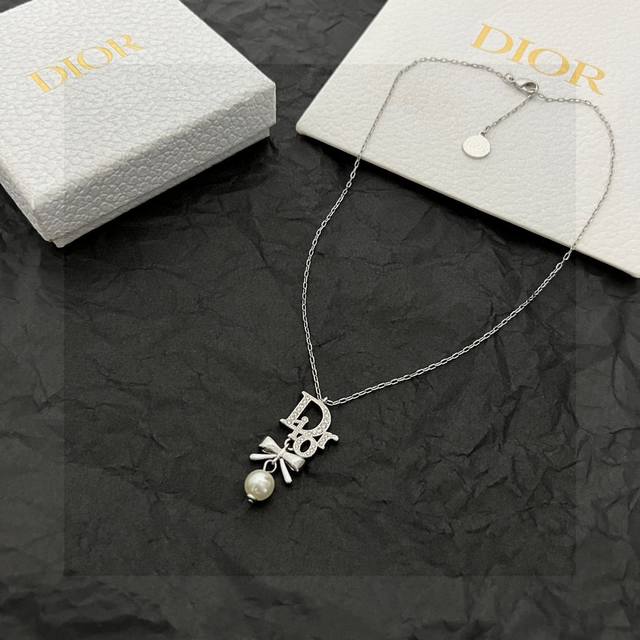 Dior 迪奥 项链 精选原版一致 黄铜材质 甜美气质高雅