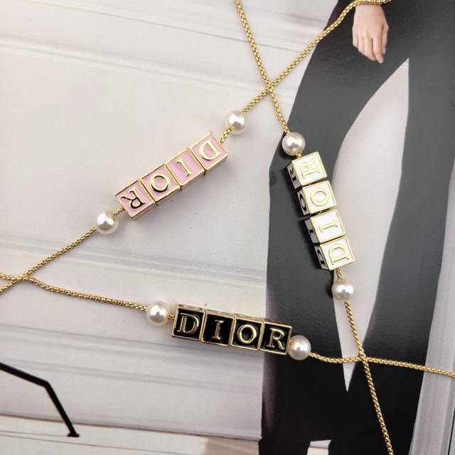 Dior 迪奥 早春新品 字母滴油 项链 精选原版一致黄铜材质 精工打造 酷毙了