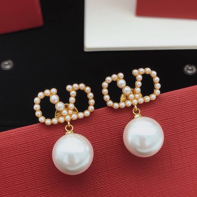 编号Ved0169 Valenti*O最新款米珠吊珍珠耳钉 一致Zp黄铜材质