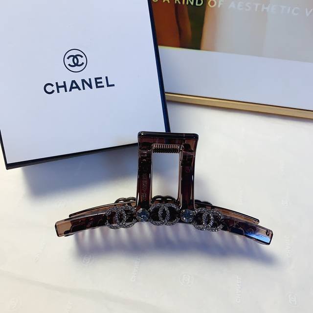 Chanel小香 Chanel发夹 捷克钻Logo抓夹 气质百搭 日常精致小单品 小仙女必入单品 宝藏款 闭眼入推荐款 单个