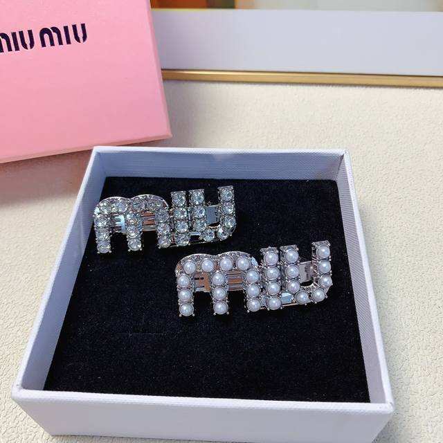 Miu Miu缪缪 Miumiu发夹 官网同款弹簧夹边夹 气质百搭小仙女必入单品 宝藏款 闭眼入推荐款 单
