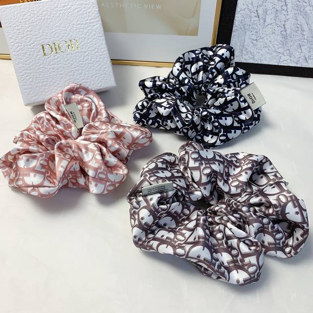 Dior迪奥 Dior发圈 绸缎印花Logo皮筋发圈大肠圈气质百搭小仙女必入单品 宝藏款 闭眼入推荐款 单个