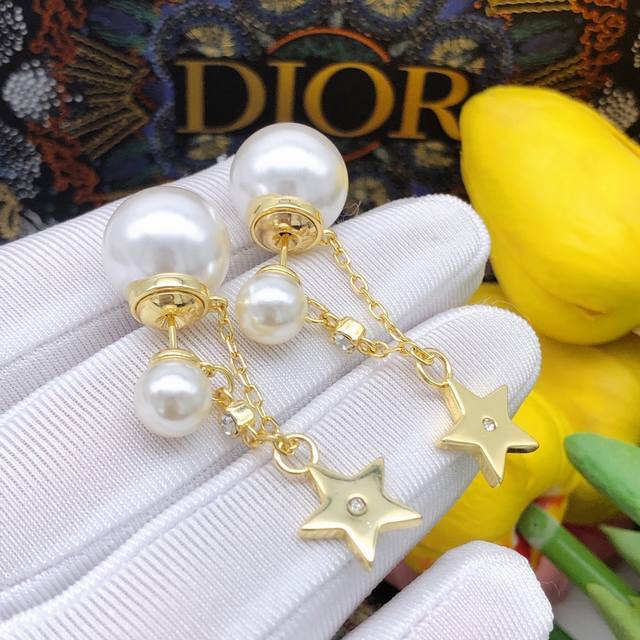编号Ded0344 Dior Tribales 耳环 Cd22早秋单品 珍珠链条金星星前后珠耳环 休闲精致百搭单品