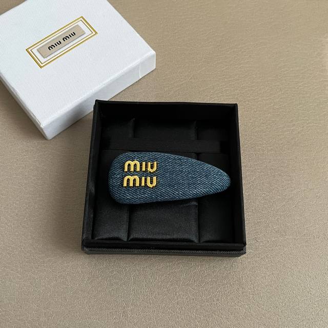 Miumiu 发夹 出口订单 最美单品 高级感十足 送礼自用都Nice
