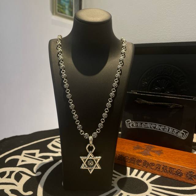 抖音 快手 Ins 小红书 直播热门 ，新款 专柜品质 Chrome Hearts克罗花球项链 ，六芒星吊坠，凹凸造型不同的花纹设计风格 呈现出与众不同 十字架