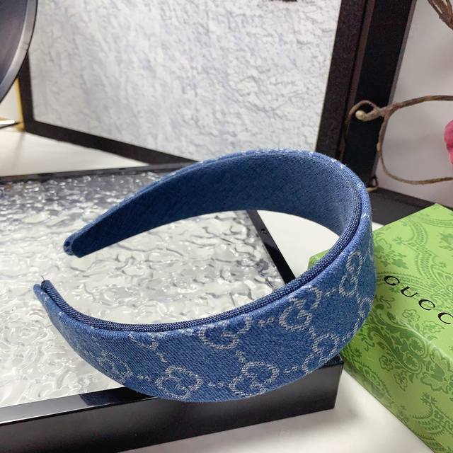 一个Gucci古驰 Gucci发箍 经典老花Logo轻奢风发箍气质百搭小仙女必入单品名媛风十足～宝藏款 闭眼入推荐款
