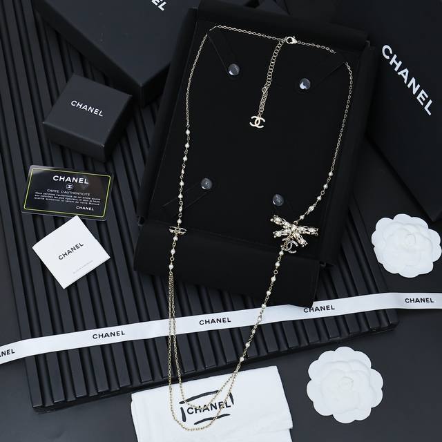 Chanel 24B镂空蝴蝶结长项链 淡金色搭配镂空设计复古又少女这个系列真的火好重工好美