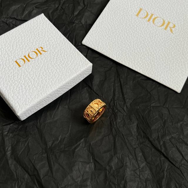2025款Dior 迪奥 戒指 专柜一致，精选原版，黄铜材质，真金电镀，甜美气质高雅。 码数：6789