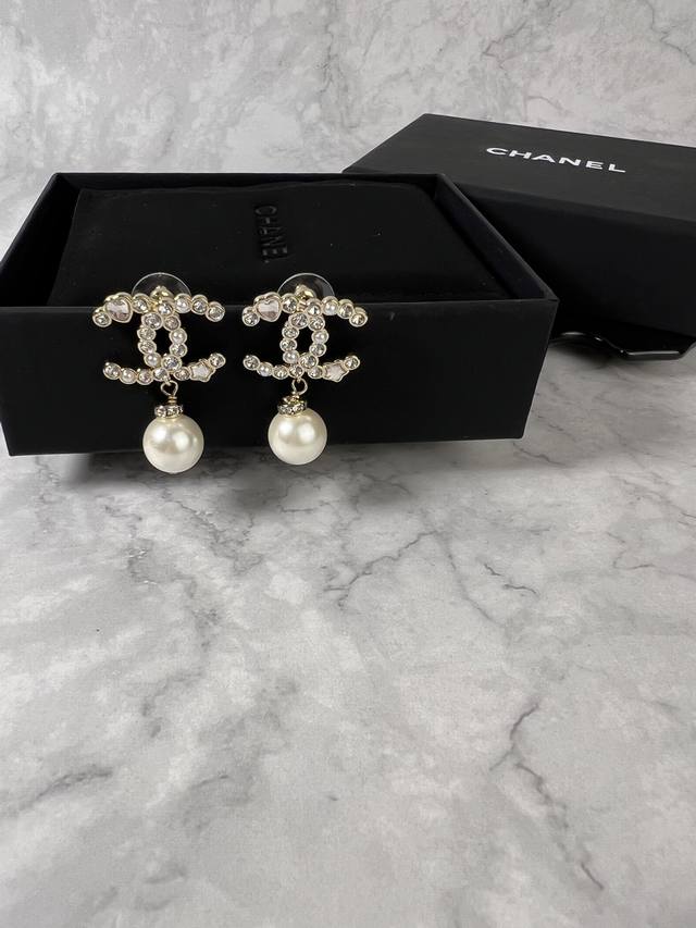 Chanel 耳钉