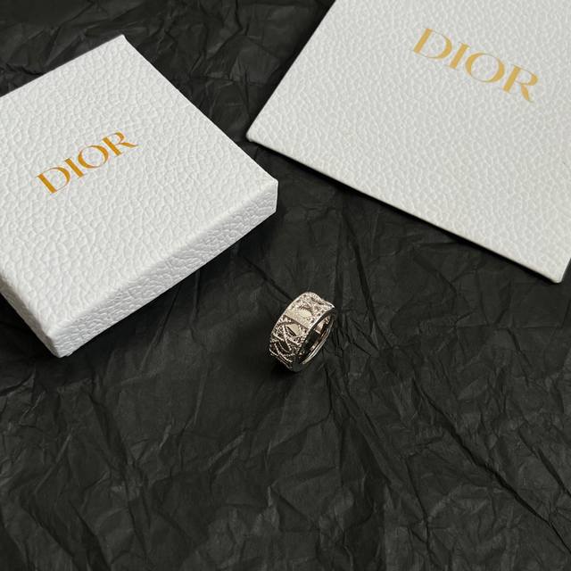 2025款Dior 迪奥 戒指 专柜一致，精选原版，黄铜材质，真金电镀，甜美气质高雅。 码数：6789