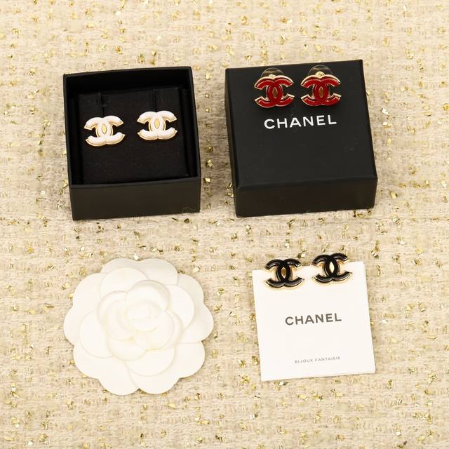 210224 我们出品 Zp6240，量大咨询客Fu Chan L23K双C黑白耳环 ，订制整个爱心的形状容易报废，凡是涉及到订制树脂的，都不好做，做报废N批，