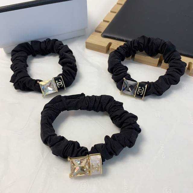 Chanel小香 Chanel皮筋 捷克钻Logo皮筋发圈大肠圈气质百搭小仙女必入单品 宝藏款 闭眼入推荐款 单个