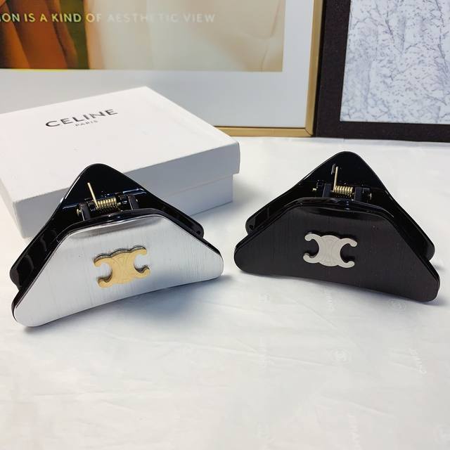 Celine赛琳 凯旋门抓夹 新款钛钢Logo抓夹 气质百搭 日常精致小单品 小仙女必入单品 宝藏款 闭眼入推荐款 单个