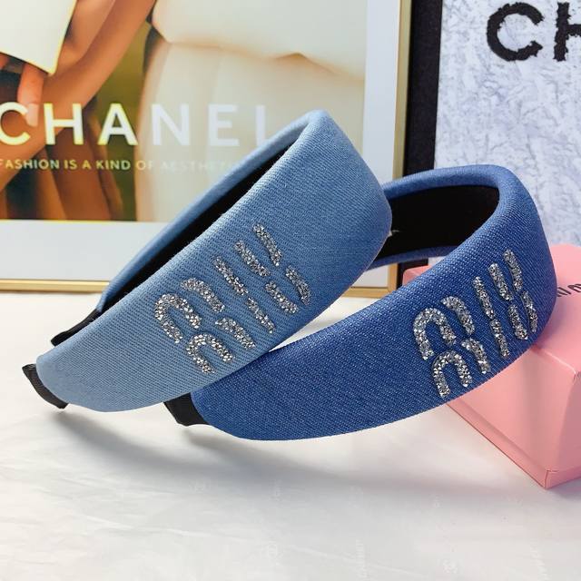Miumiu缪缪 Miumiu发箍 牛仔宽板烫钻 Logo轻奢风发箍气质百搭小仙女必入单品名媛风十足～宝藏款 闭眼入推荐款 单个