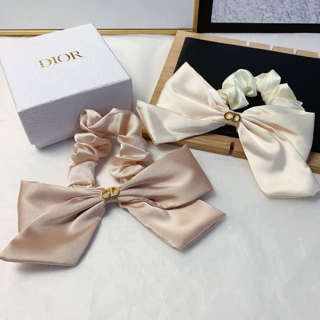Dior迪奥 Dior皮筋 蝴蝶结简约Logo皮筋发圈大肠圈气质百搭小仙女必入单品 宝藏款 闭眼入推荐款 单个