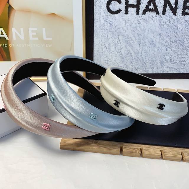 Chanel小香 Chanel发箍 宽版彩色Logo轻奢风发箍气质百搭小仙女必入单品名媛风十足～宝藏款 闭眼入推荐款 单个