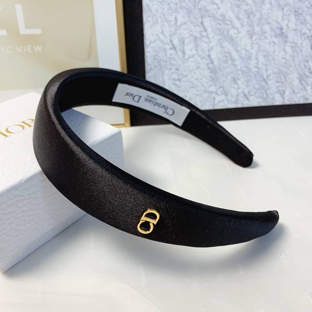 Dior迪奥 Dior发箍 简约Logo韩版轻奢风发箍气质百搭小仙女必入单品名媛风十足～宝藏款 闭眼入推荐款 单个