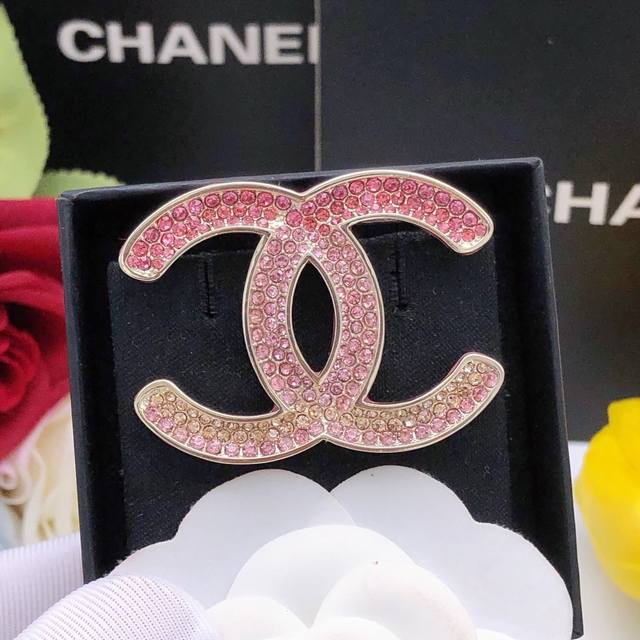编号Xxz0077 Ch*Nel最新款渐变彩钻 一致Zp黄铜材质