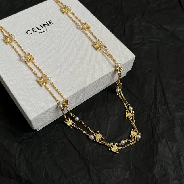 Celine 赛琳 项链 一直是简约时尚界的标杆大胆的设计 百看不厌搭配起来更Fashion