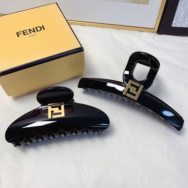 Fendi芬迪 Fendi抓夹 新款钛钢Logo抓夹 气质百搭 日常精致小单品 小仙女必入单品 宝藏款 闭眼入推荐款 单个 配发箍盒