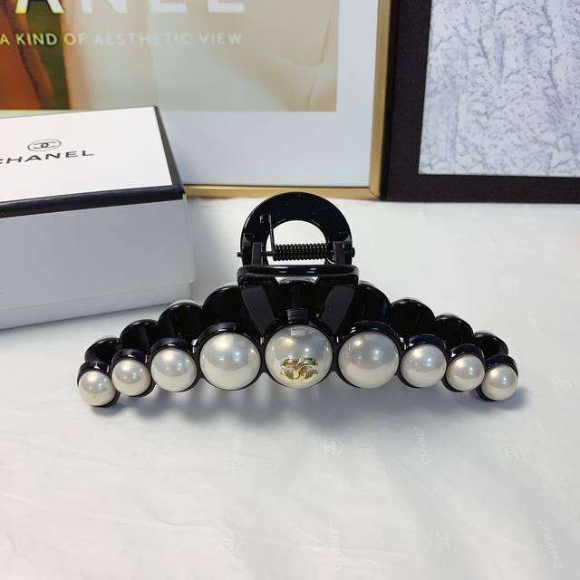 Chanel小香 Chanel抓夹 大号珍珠Logo抓夹 气质百搭 日常精致小单品 小仙女必入单品 宝藏款 闭眼入推荐款 单个 配发箍