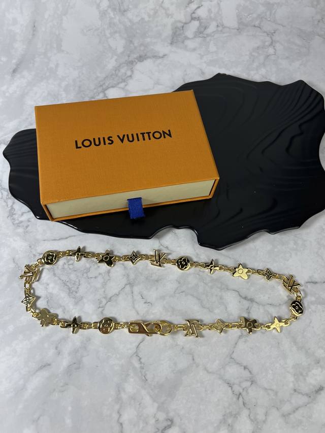 项链 ，手链 。Lv 项链，手链