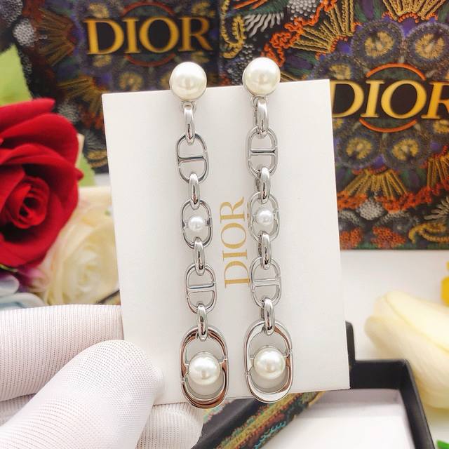 编号Ded0607 Dio*最新款流苏耳钉 一致Zp黄铜材质