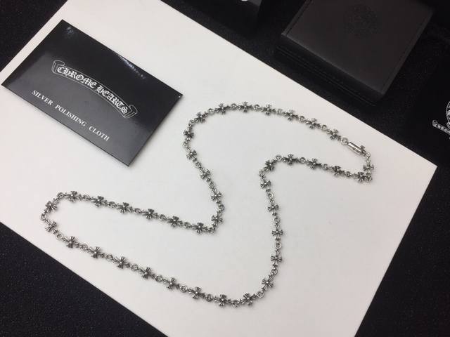 Chromehearts 克罗心十字架项链，粗款克罗心字印链条，无与伦比的质感和份量彰显潮牌性格。 复古制作，链条长度70Cm。Zp售价不低，是因为制作的耗材过