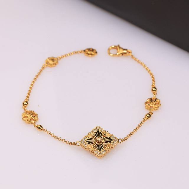 布契拉提 Buccellati 意大利高级珠宝品牌 复古宫廷风带钻拉丝四叶草贝壳玛瑙玉髓双面手链 亚金材质 18K厚金电镀 高品质 布契拉提手链 四叶草手链