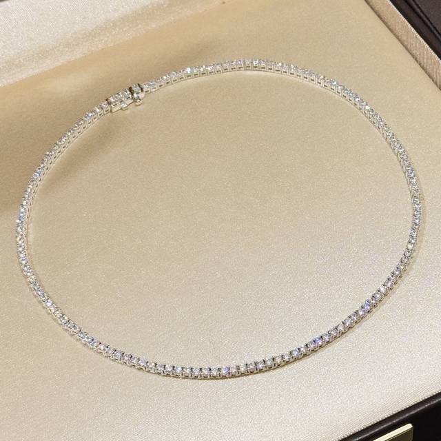 A2081 T家 四爪 排钻 20分钻石项链 爆款 钻直径款3Mm 约38Cm 长 刚 露面 怕一出来就会被抢光。 超闪的钻石项链 大牌 八心八箭水晶 突袭突袭