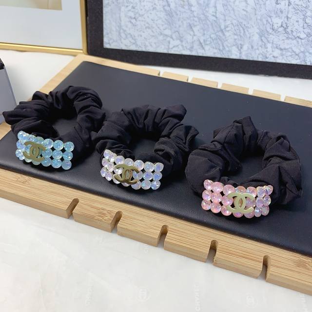 Chanel小香 Chanel皮筋 彩钻Logo皮筋发圈大肠圈气质百搭小仙女必入单品 宝藏款 闭眼入推荐款 单个